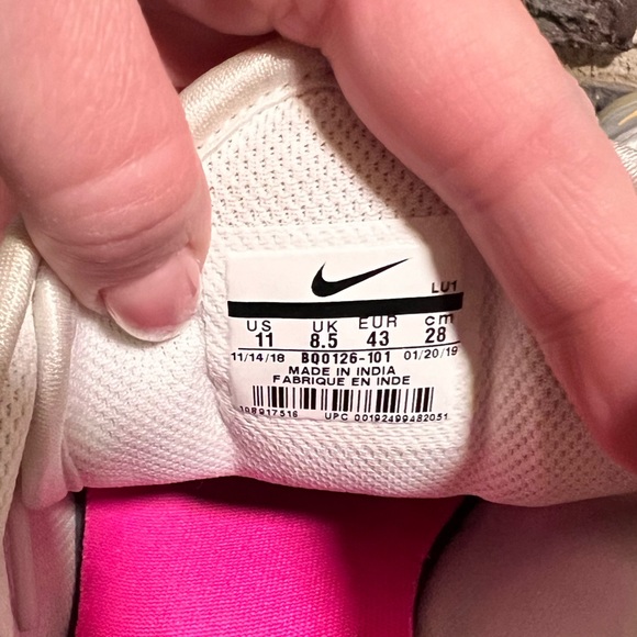 Nike Air Max Axis Sz.11 (melon tint) - Picture 3 of 6